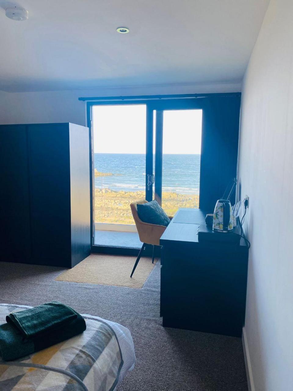 Luxury Beach Front Rooms- Pma Κιρκάλντυ Εξωτερικό φωτογραφία